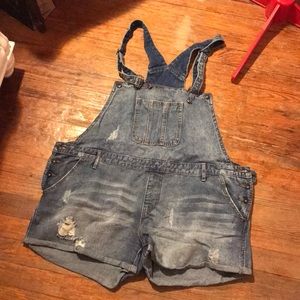 Overall shorts